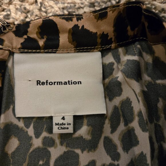 Reformation Chloe Leopard Print Silk Shorts 4 - Picture 2 of 4